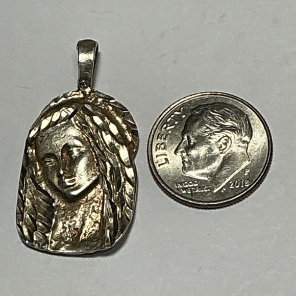 Sterling Silver Raised Profile of our Blessed Mothers Head. 1.25 inches long - Picture 3 of 5